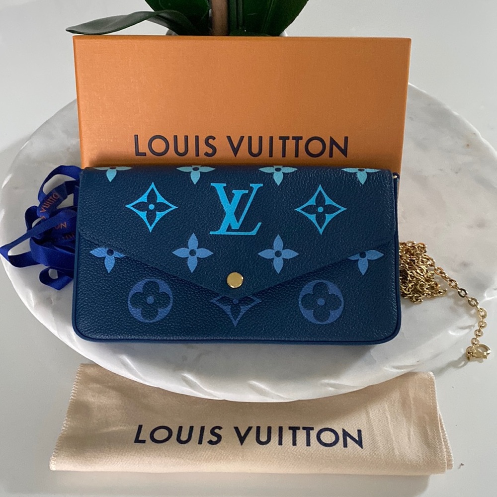 😍2023 BY THE POOL Louis Vuitton Félicie Pochette GRADIENT Blue M82349